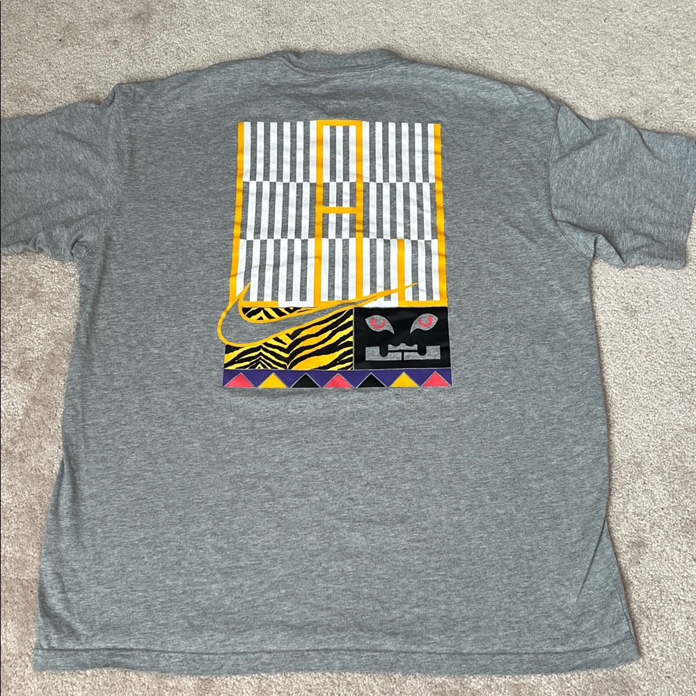 Nike men’s t-shirt